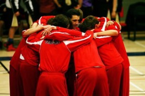 九游官网入口下载-教练团队战术调整助力球队逆转，教练布置战术