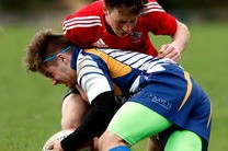 九游娱乐app-英超防守球员身体对抗强度与犯规率的关系，英超打防反的球队